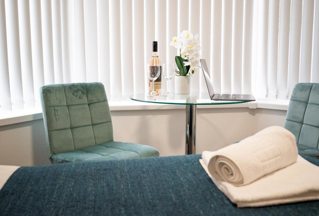 Elmo River Studios - 6 En-Suites In Wallasey - Easy Parking - Short And Long Stays Welcome Buitenkant foto