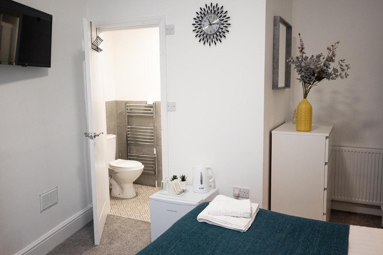 Elmo River Studios - 6 En-Suites In Wallasey - Easy Parking - Short And Long Stays Welcome Buitenkant foto