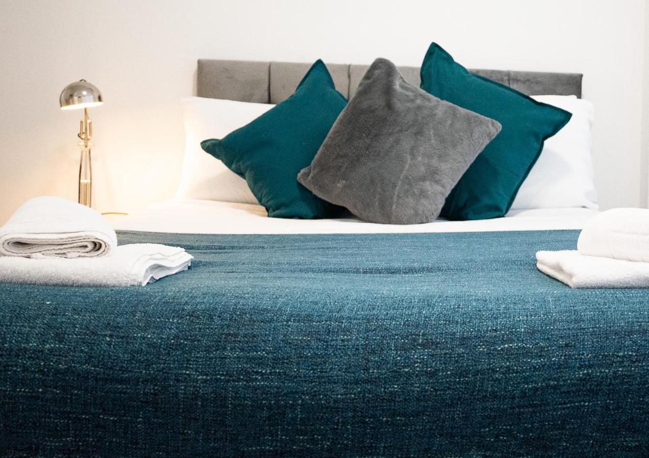Elmo River Studios - 6 En-Suites In Wallasey - Easy Parking - Short And Long Stays Welcome Buitenkant foto