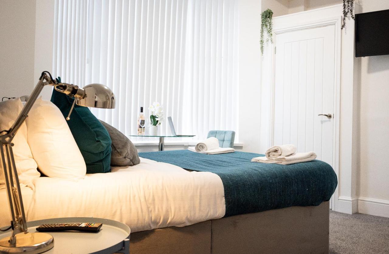 Elmo River Studios - 6 En-Suites In Wallasey - Easy Parking - Short And Long Stays Welcome Buitenkant foto