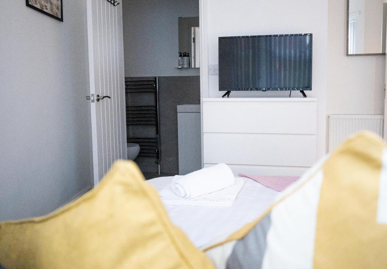 Elmo River Studios - 6 En-Suites In Wallasey - Easy Parking - Short And Long Stays Welcome Buitenkant foto
