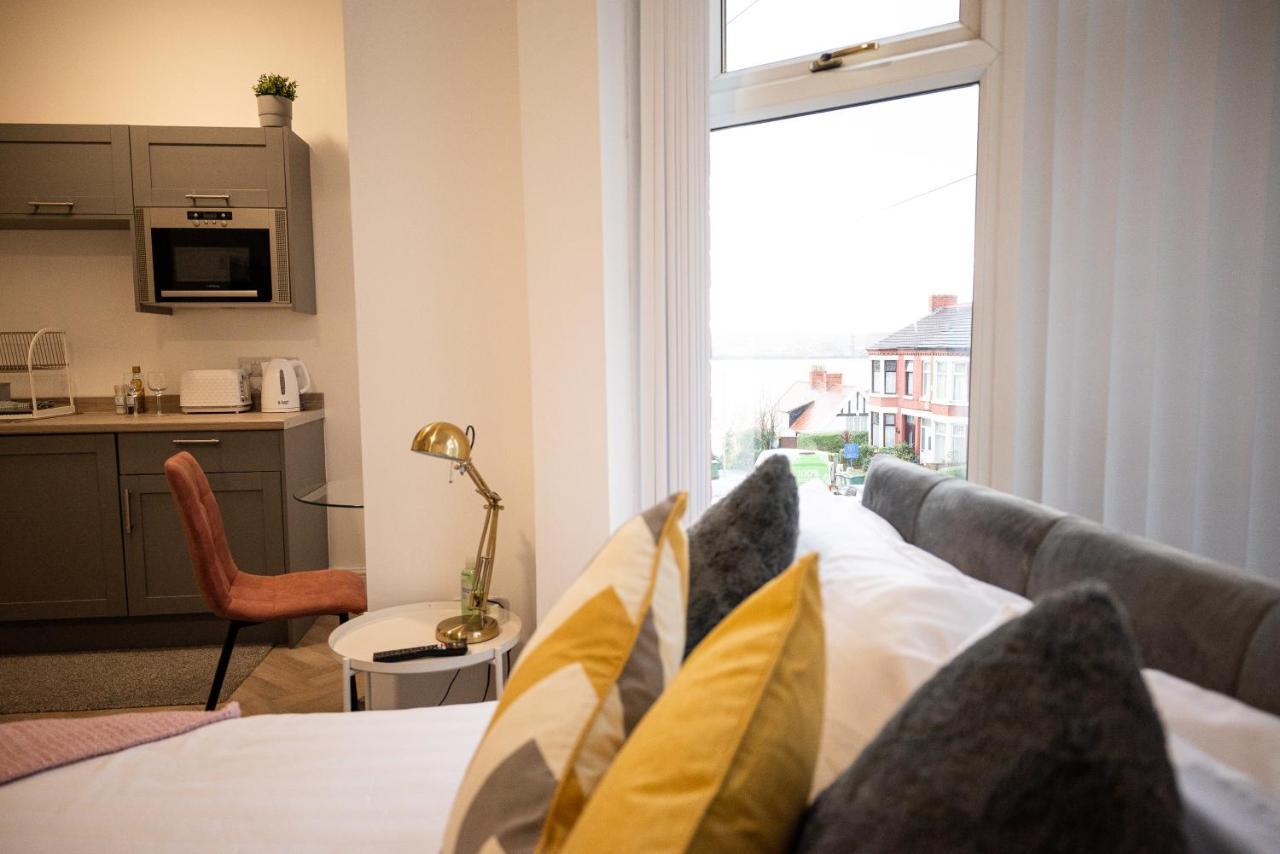 Elmo River Studios - 6 En-Suites In Wallasey - Easy Parking - Short And Long Stays Welcome Buitenkant foto