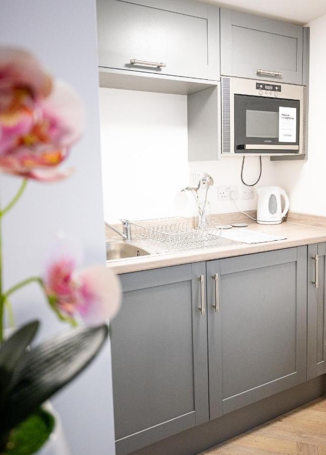 Elmo River Studios - 6 En-Suites In Wallasey - Easy Parking - Short And Long Stays Welcome Buitenkant foto